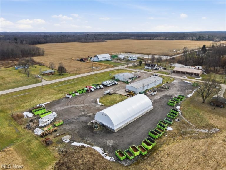 1489 State Route 45, Rock Creek, OH - Photo 4
