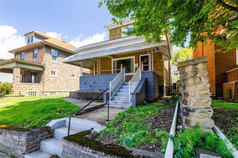 942 Virginia Avenue, Follansbee, WV - Photo 3