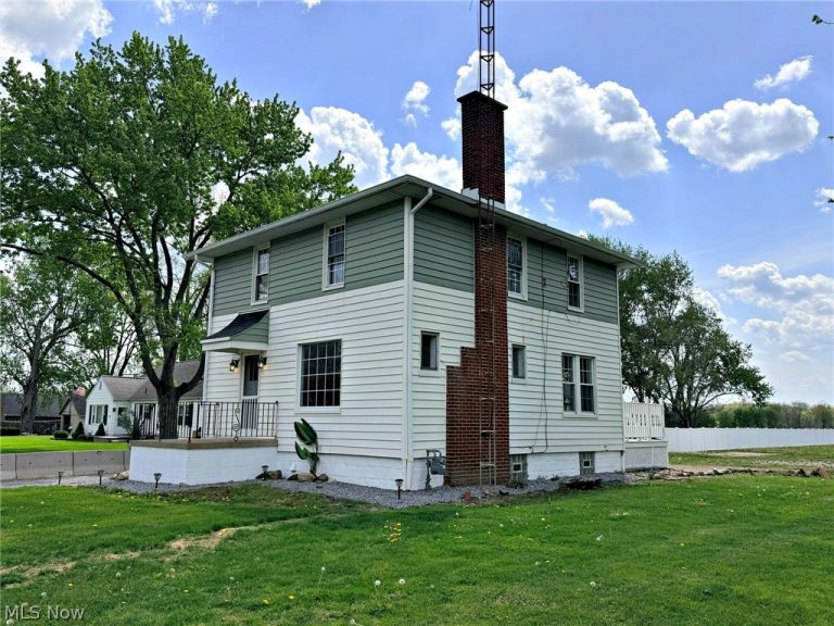 696 Ohio Avenue, Sebring, OH - Photo 3