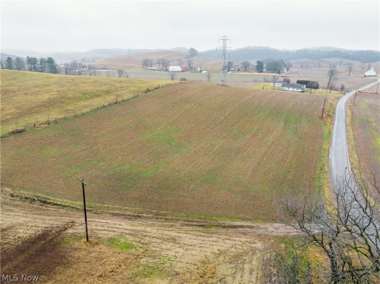 3967 Crooked Run Road, New Philadelphia, OH, 44663