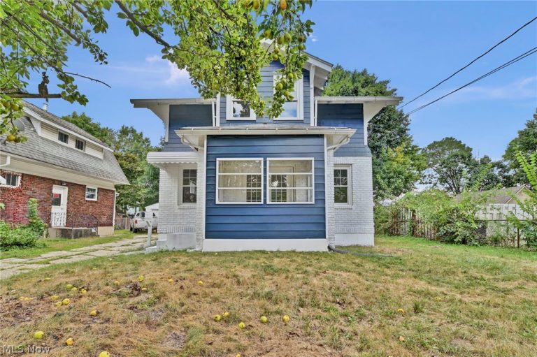 1584 Hampton Road, Akron, OH - Photo 2