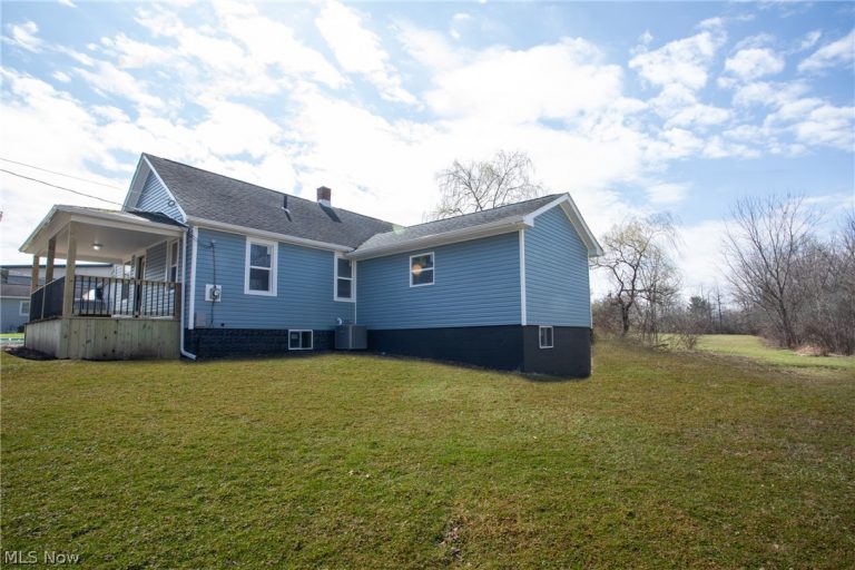 228 Center Street, Hubbard, OH - Photo 4