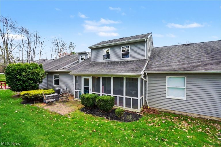 9809 Brookline Oval, Strongsville, OH - Photo 3