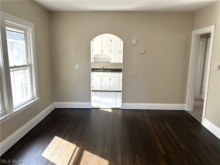 3342 Desota Avenue #2, Cleveland Heights, OH - Photo 4