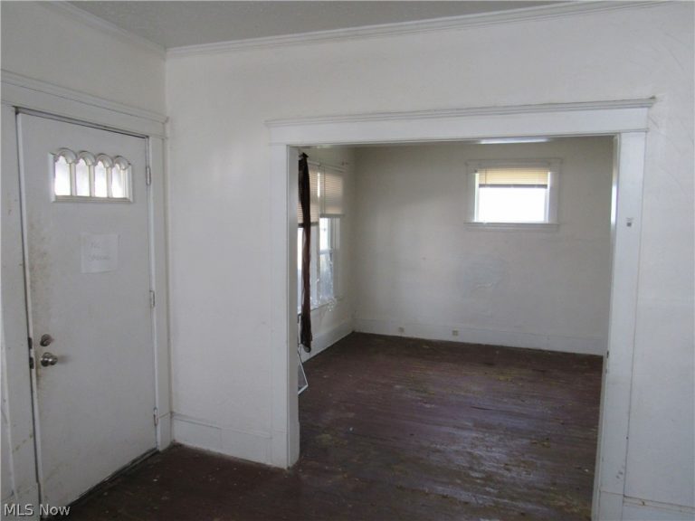 9618 Raymond Avenue, Cleveland, OH - Photo 5