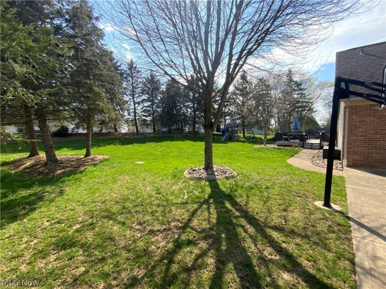 6922 Thornwood Street, Canton, OH - Photo 3