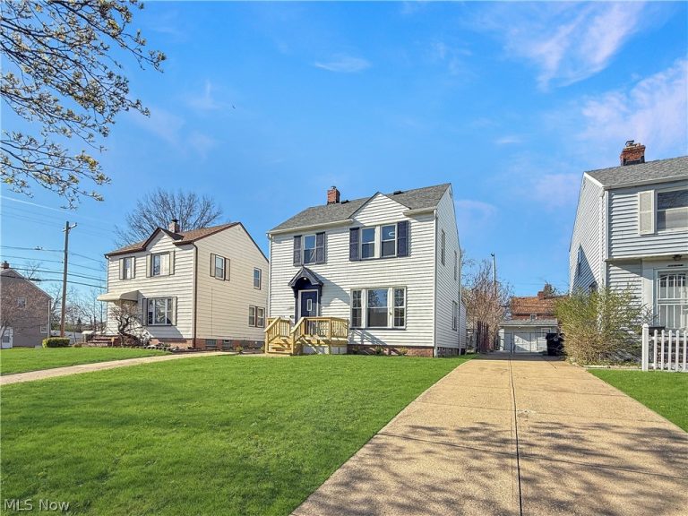 16905 Biltmore Avenue, Cleveland, OH - Photo 5