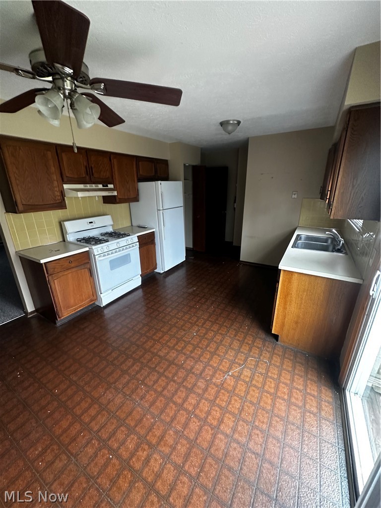 3747 Iona Avenue, Stow, OH - Photo 6