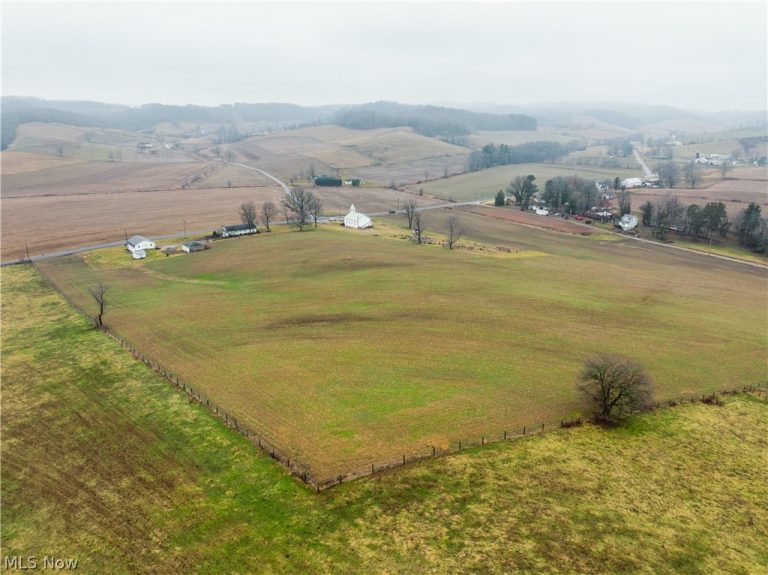 3967 Crooked Run Road, New Philadelphia, OH - Photo 4