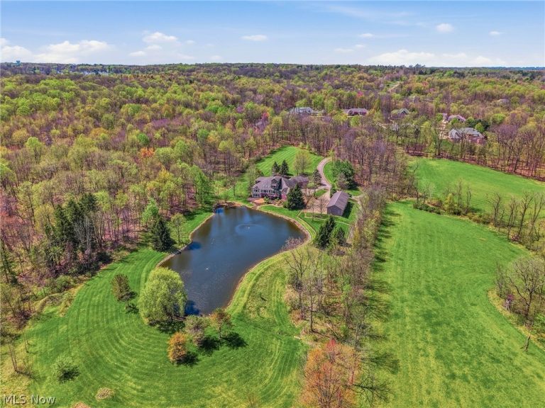 1803 Whisper Bluff Trail, Hinckley, OH - Photo 5