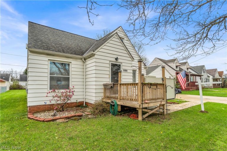 13004 Rockside Road, Garfield Heights, OH - Photo 3