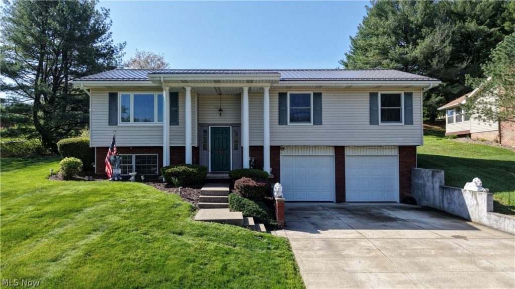 592 Hilan Avenue, New Philadelphia, OH