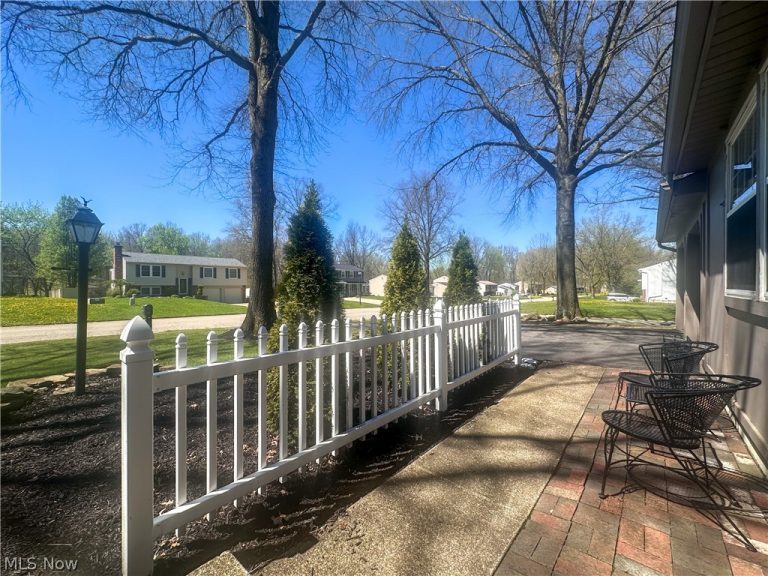 633 Laurelwood Drive, Warren, OH - Photo 4