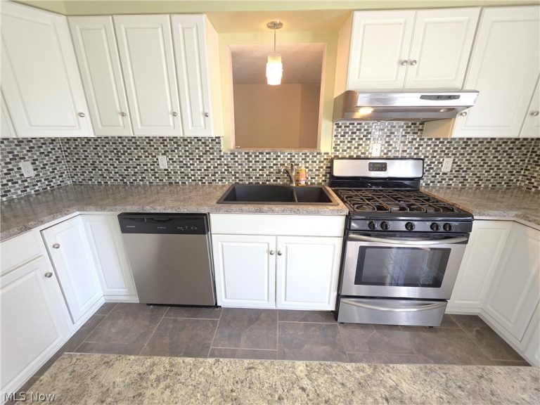 80 May Avenue, Northfield Village, OH - Photo 8