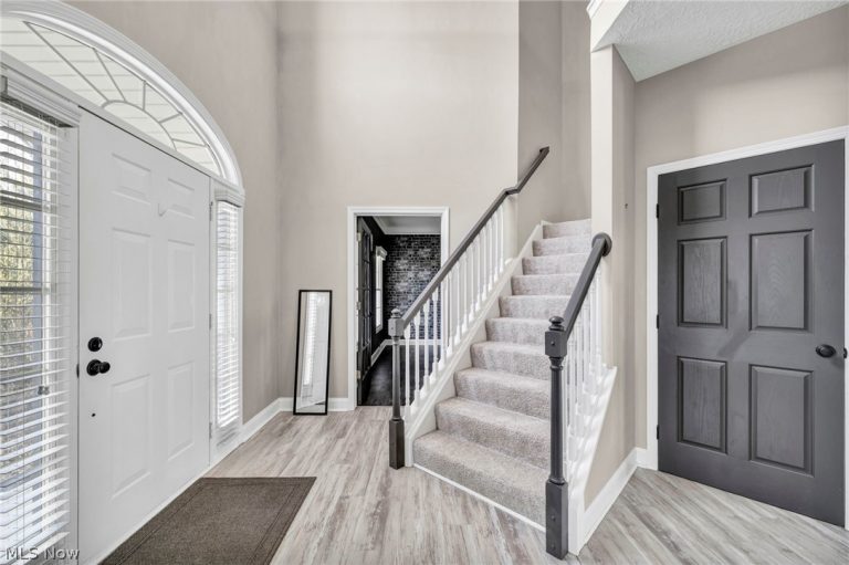 6245 Highland Green Drive, Medina, OH - Photo 6