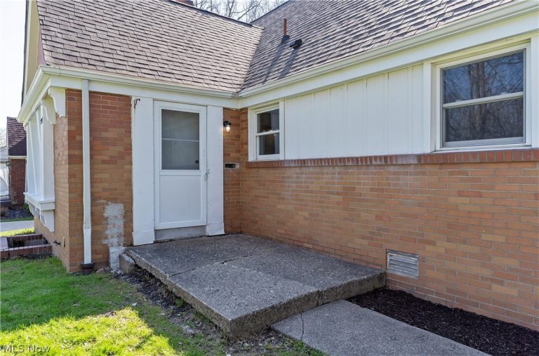 3530 Glenmere Drive, Youngstown, OH - Photo 4