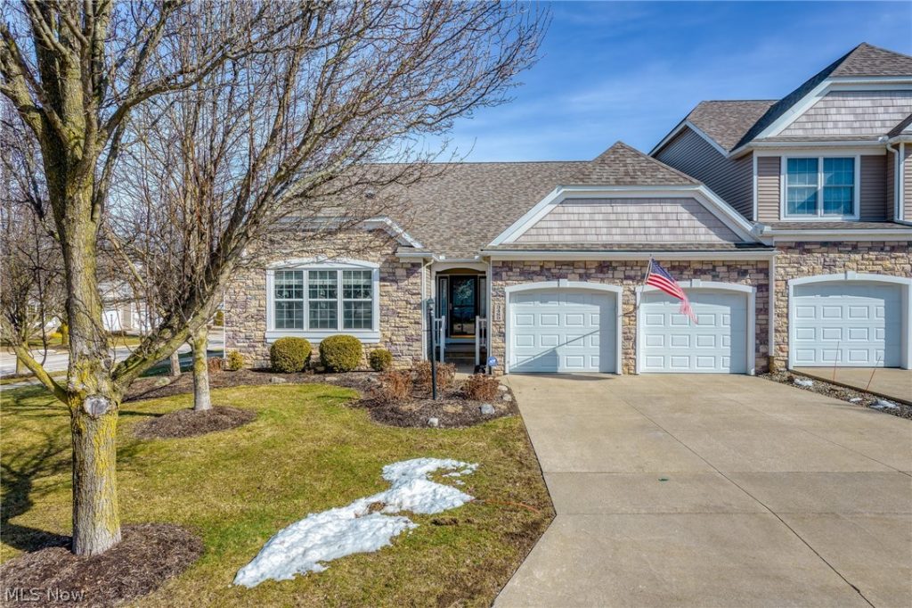 3489 Cobblestone Lane, Cuyahoga Falls, OH
