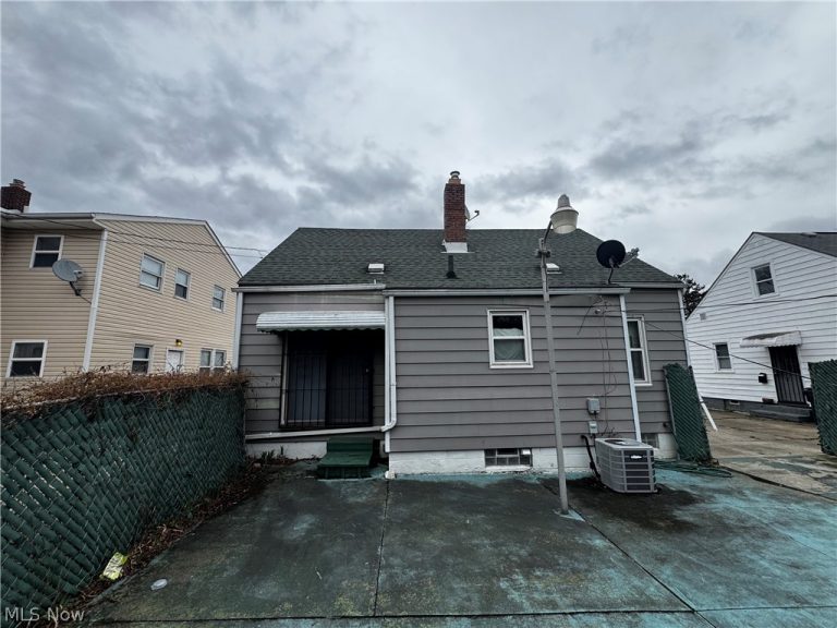 870 Frederick Boulevard, Akron, OH - Photo 5