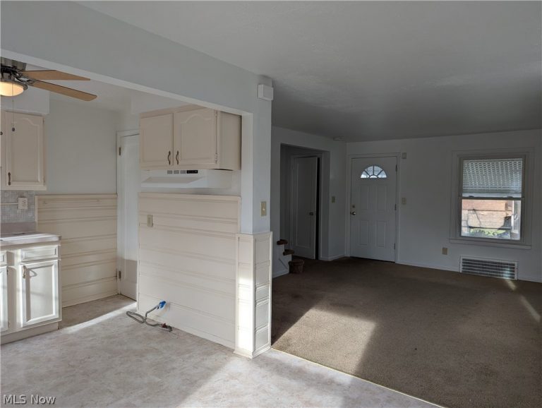 1492 250th Street, Euclid, OH - Photo 5