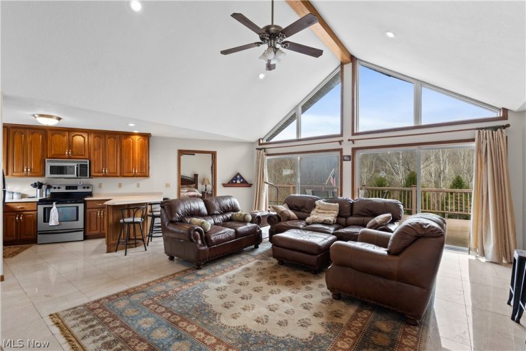 55575 Clover Ridge Road, Jacobsburg, OH - Photo 6