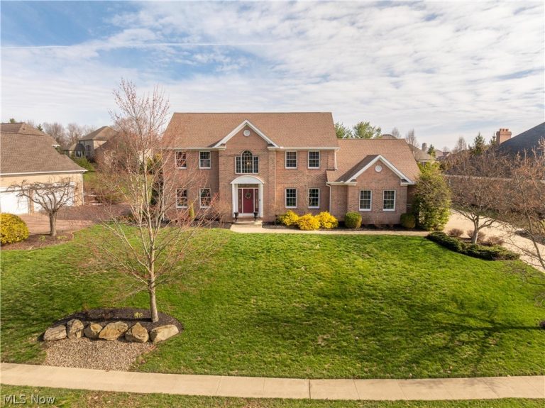 2669 Carrington Street, North Canton, OH - Photo 2