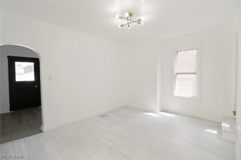 1405 Oregon Avenue, Steubenville, OH - Photo 3