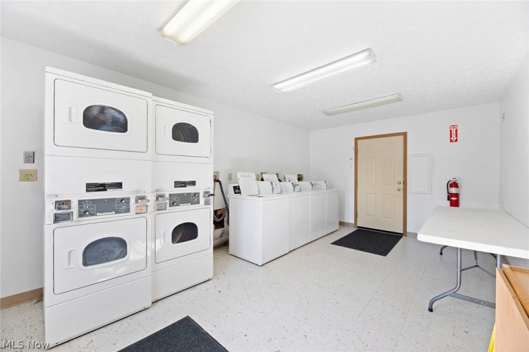 1894-1898 Springfield Lake Boulevard, Akron, OH - Photo 6