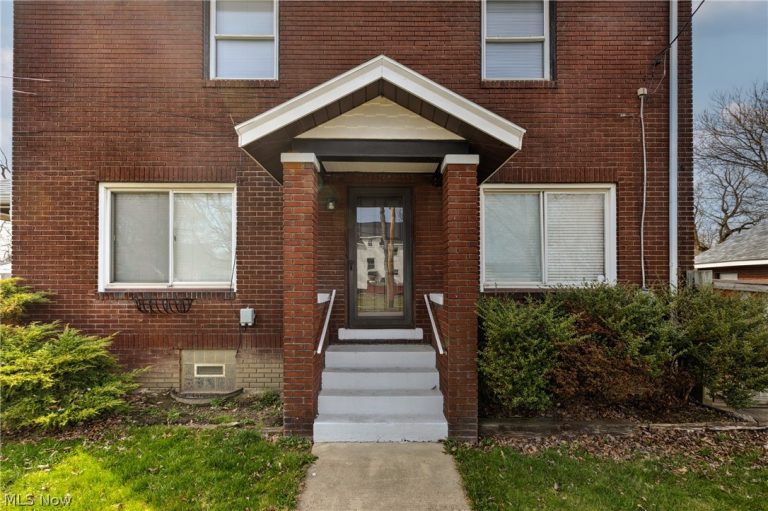 106 Neil Street, Niles, OH - Photo 3