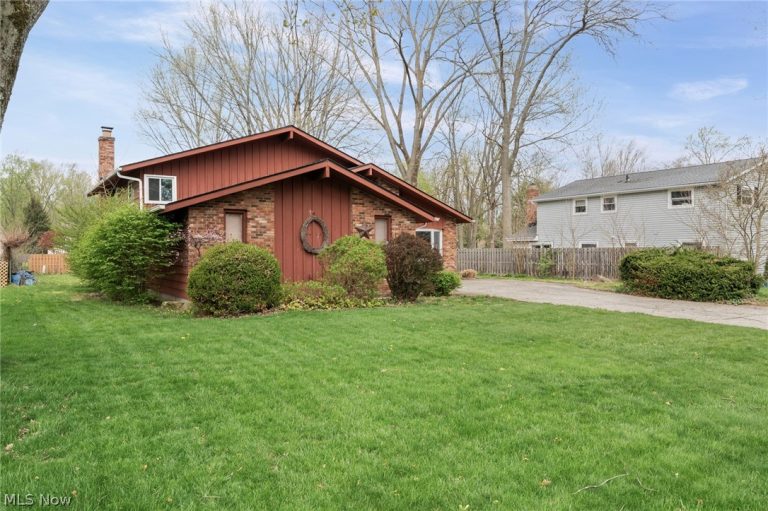 6512 Miller Drive, North Ridgeville, OH - Photo 2