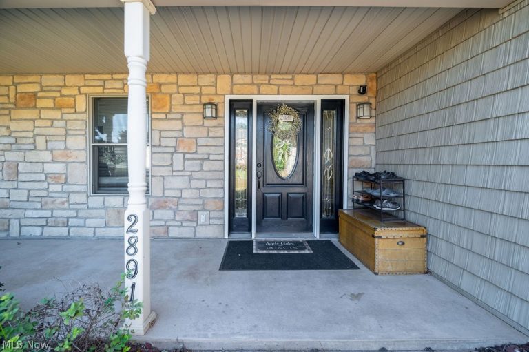 2891 Waterford Road, Marietta, OH - Photo 2