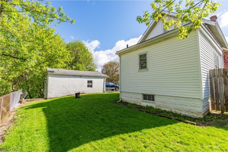 296 Kryder Avenue, Akron, OH - Photo 6