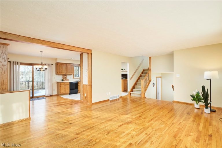 6403 Huntington Drive, Solon, OH - Photo 6