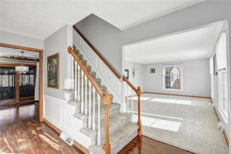 7916 Oakridge Drive, Mentor, OH - Photo 6