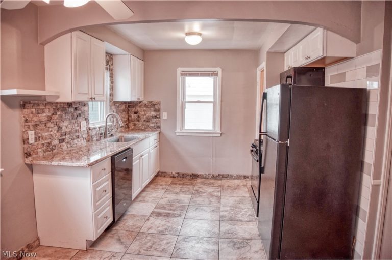 7514 Arden Avenue, Parma, OH - Photo 3