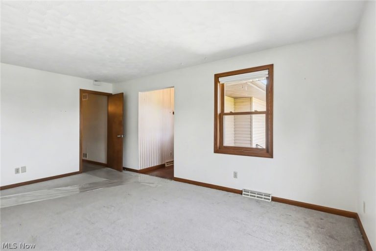 332 Kelly Circle, Zanesville, OH - Photo 8