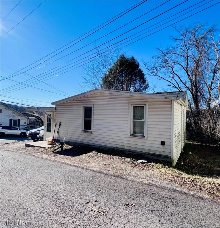603 Utah Lane, Chester, WV - Photo 2