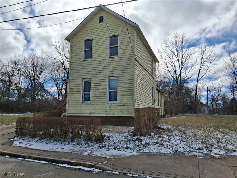 4922 Anson Avenue, Cleveland, OH - Photo 2