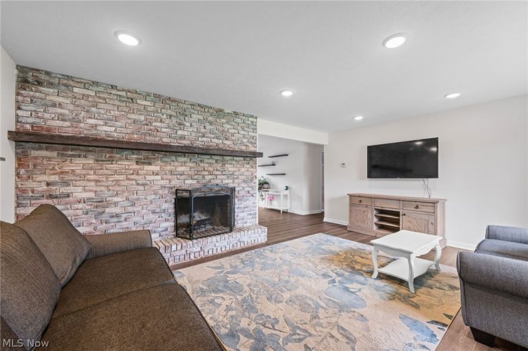12440 Harold Drive, Chesterland, OH - Photo 8