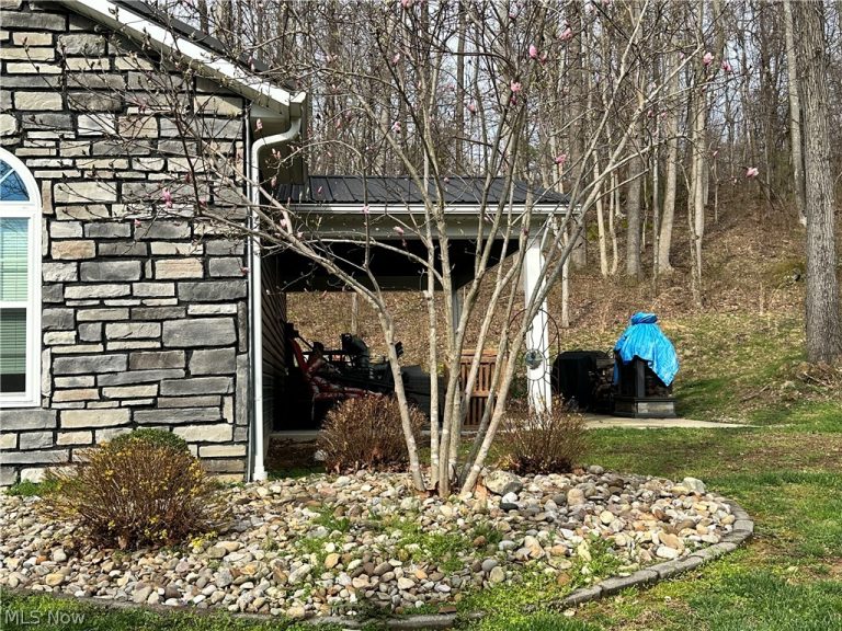 26296 Joe Day Road, Quaker City, OH - Photo 5