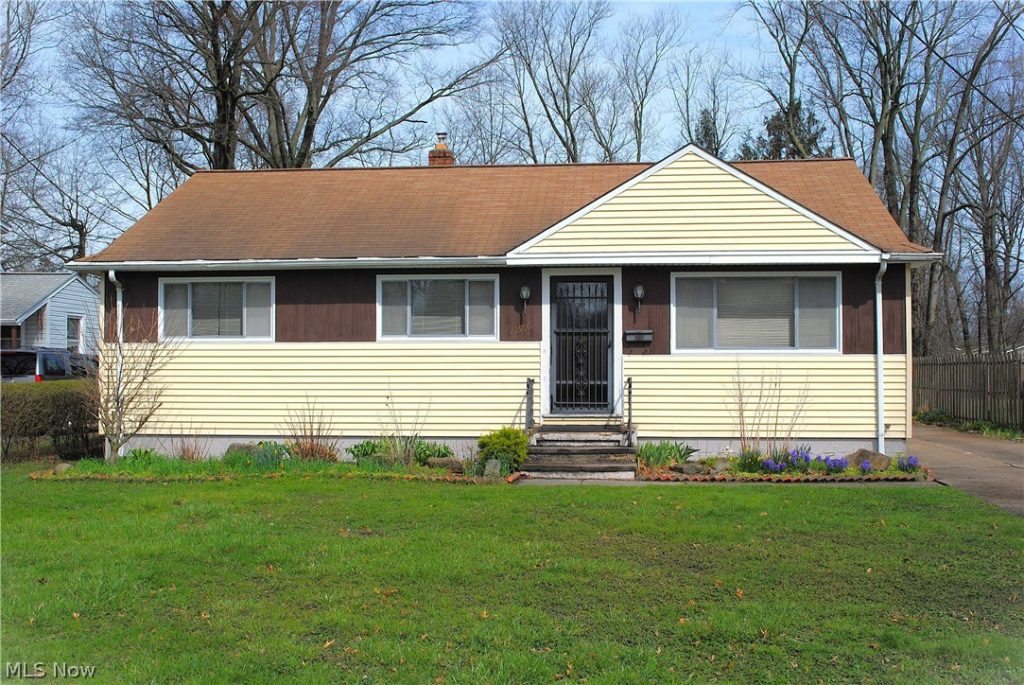 22990 Virginia Avenue, North Olmsted, OH