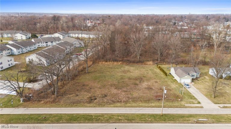 Academy Court, Painesville, OH, 44077