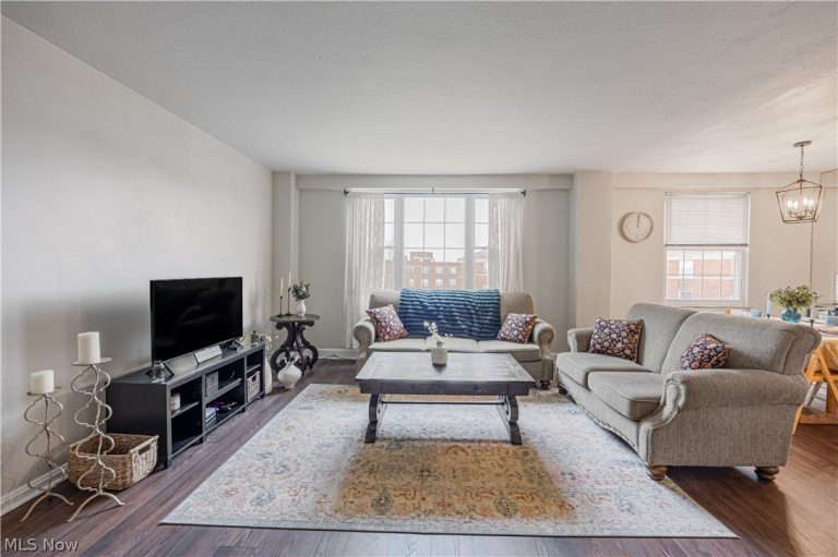13800 Fairhill Road #509, Shaker Heights, OH - Photo 2