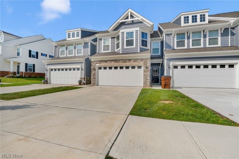 805 Dipper Lane #2, Aurora, OH - Photo 2