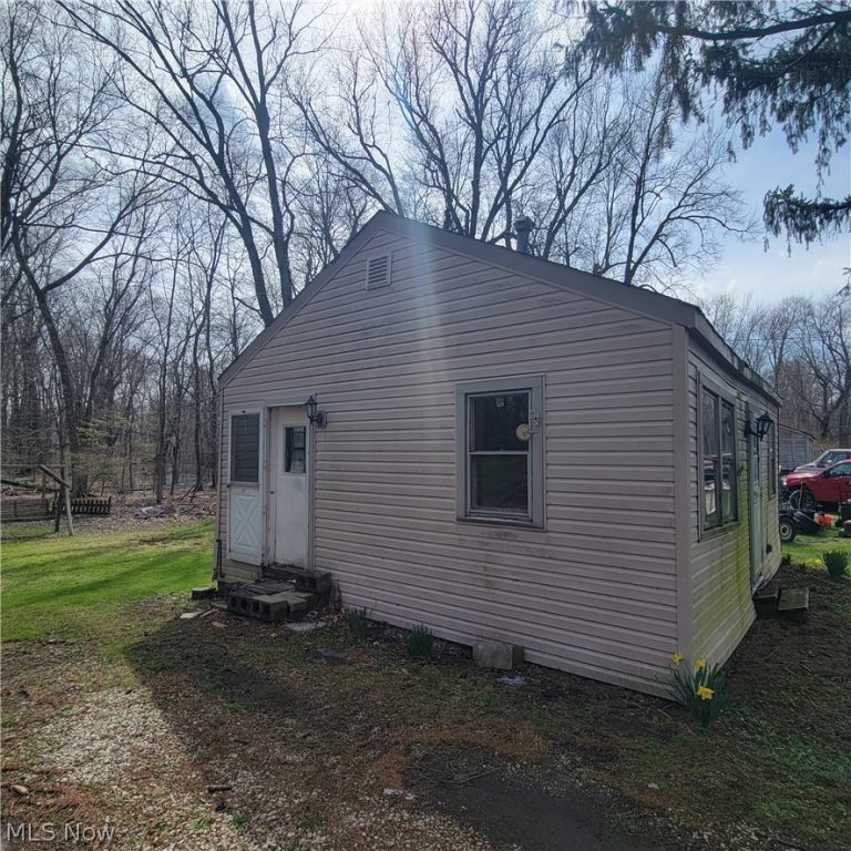 5820 Ash Street, Chippewa Lake, OH - Photo 2