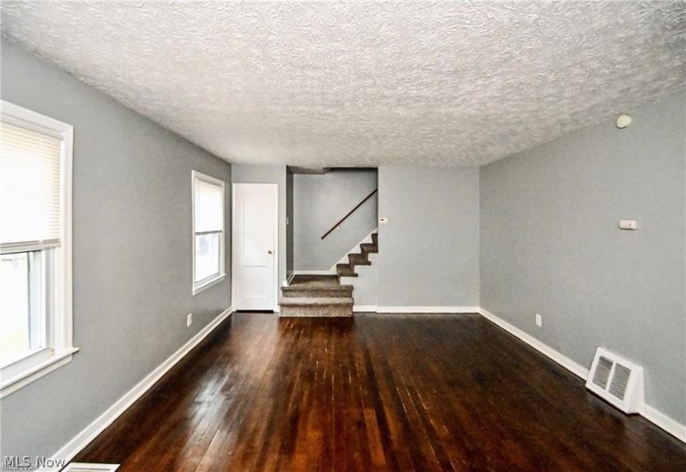 1699 Sunset Avenue, Akron, OH - Photo 2