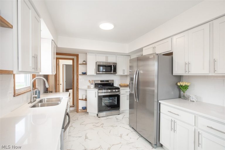 451 Fulmer Avenue, Akron, OH - Photo 8