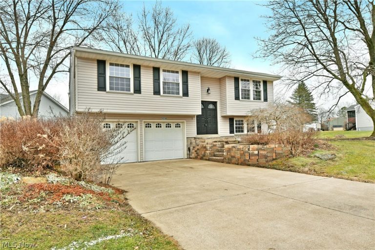 5038 Jonathan Lane, Warren, OH - Photo 3