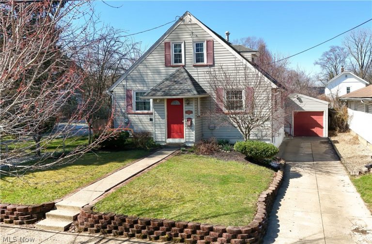 2452 Clara Street, Cuyahoga Falls, OH, 44221