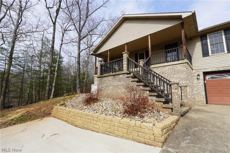 1950 Sams Creek Road, Mineral Wells, WV - Photo 6