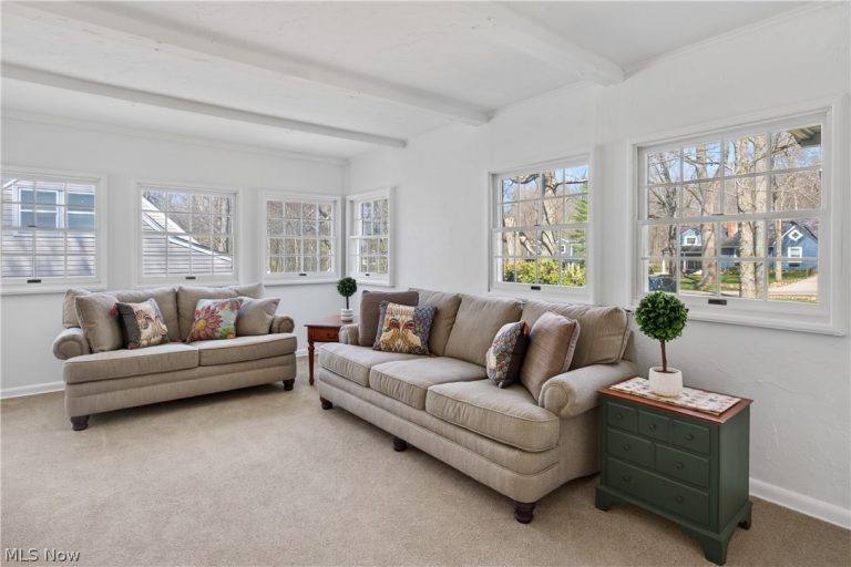 8253 Summit Drive, Chagrin Falls, OH - Photo 4